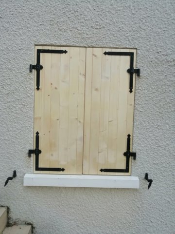 Remplacement d'un volet en bois à Langeac
