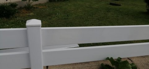 Installation de barrière sur muret - ISOBAT 43 - MENUISERIE SANMARTI à Riom-ès-Montagnes