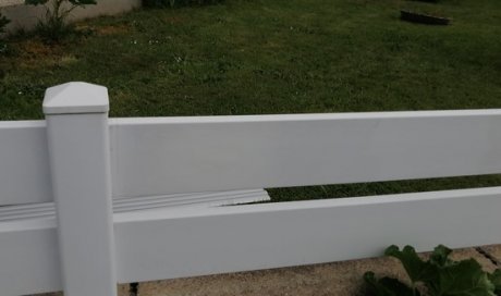 Installation de barrière sur muret - ISOBAT 43 - MENUISERIE SANMARTI à Riom-ès-Montagnes