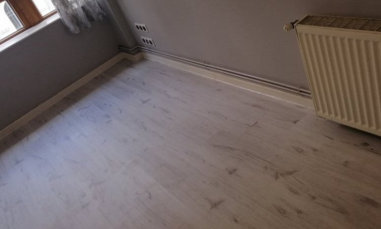 Pose de parquet par menuisier professionnel - ISOBAT 43 - MENUISERIE SANMARTI à Puy-en-Velay 